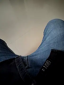 SplitPrestige19 online show from November 14, 2025, 10:36 am