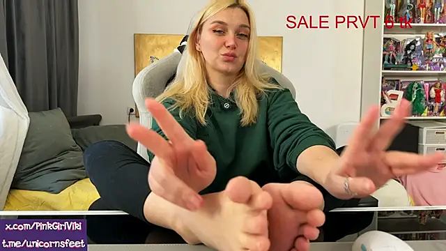 Snapshot of unicornsfeet chatting on February 27, 2026, 1:44 pm unicornsfeet online show from February 27, 2026, 1:44 pm