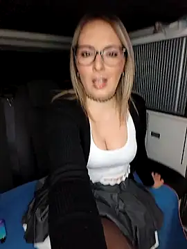 Snapshot of Jade_Emeraud chatting on February 3, 2026, 9:09 pm Jade Emeraud online show from February 3, 2026, 9:09 pm