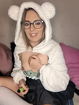 Snapshot of Jade_Emeraud chatting on March 5, 2026, 8:38 pm Jade Emeraud online show from March 5, 2026, 8:38 pm