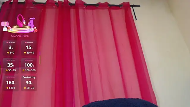 Snapshot of RominaFiore_ chatting on February 11, 2026, 11:43 pm RominaFiore online show from February 11, 2026, 11:43 pm