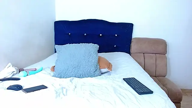 katarinademon online show from December 5, 2025, 8:38 pm