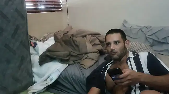 Snapshot of kevinbolena chatting on February 25, 2025, 8:51 pm kevinbolena online show from February 25, 2025, 8:51 pm