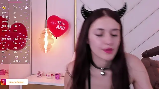 Flor delunaa online show from February 14, 2025, 6:51 pm