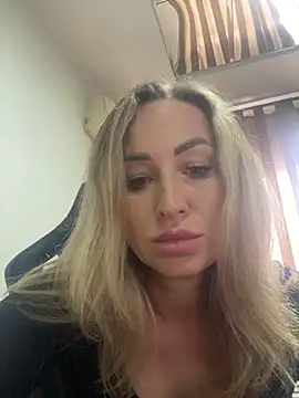 Snapshot of goddeesssssss chatting on December 4, 2025, 10:24 am goddeesssssss online show from December 4, 2025, 10:24 am