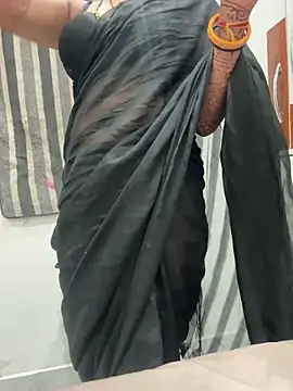 Snapshot of AASHI66 chatting on October 18, 2025, 7:03 pm AASHI66 online show from October 18, 2025, 7:03 pm