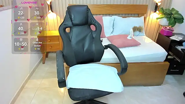 Snapshot of luciana_ballesteros_ chatting on March 27, 2026, 12:27 pm luciana ballesteros online show from March 27, 2026, 12:27 pm