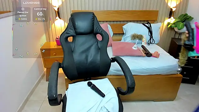 Snapshot of luciana_ballesteros_ chatting on April 1, 2026, 11:55 am luciana ballesteros online show from April 1, 2026, 11:55 am