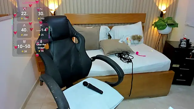 Snapshot of luciana_ballesteros_ chatting on April 7, 2026, 12:05 pm luciana ballesteros online show from April 7, 2026, 12:05 pm