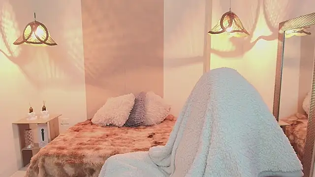 Snapshot of RamonaSimons chatting on March 22, 2025, 8:04 pm RamonaSimons online show from March 22, 2025, 8:04 pm