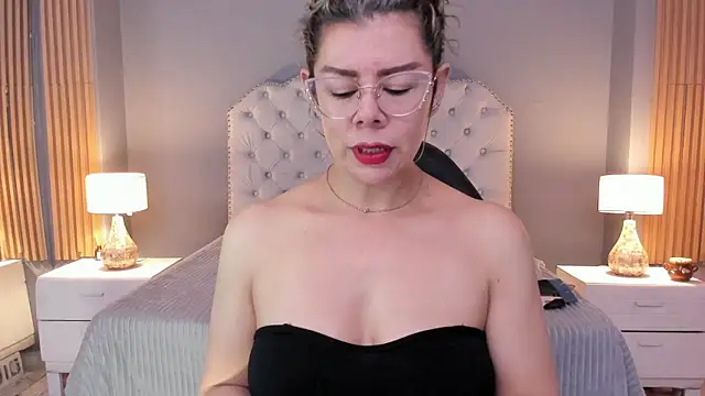 Snapshot of RamonaSimons chatting on September 23, 2025, 8:01 pm RamonaSimons online show from September 23, 2025, 8:01 pm