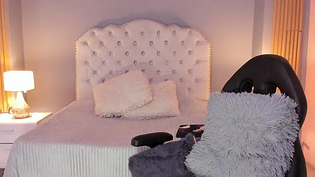 Snapshot of RamonaSimons chatting on September 26, 2025, 8:02 pm RamonaSimons online show from September 26, 2025, 8:02 pm