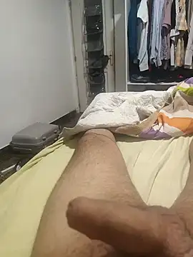 Snapshot of Canario33 chatting on November 18, 2025, 6:34 pm Canario33 online show from November 18, 2025, 6:34 pm