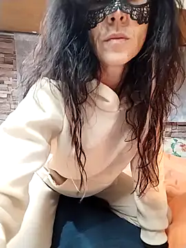 Snapshot of EmySkinny85 chatting on January 4, 2025, 8:27 pm EmySkinny85 online show from January 4, 2025, 8:27 pm