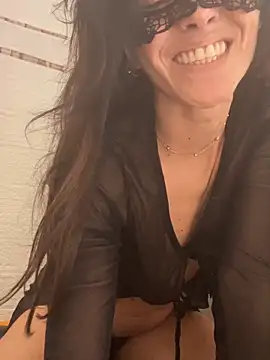 Snapshot of EmySkinny85 chatting on December 22, 2025, 8:50 pm EmySkinny85 online show from December 22, 2025, 8:50 pm