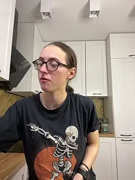 MartiniiSelenna online show from November 16, 2025, 6:41 am