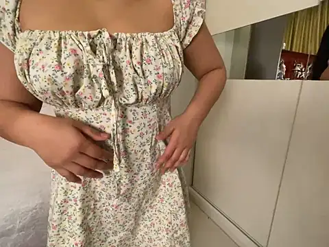 Snapshot of neelayoung chatting on February 19, 2025, 8:10 pm neelayoung online show from February 19, 2025, 8:10 pm