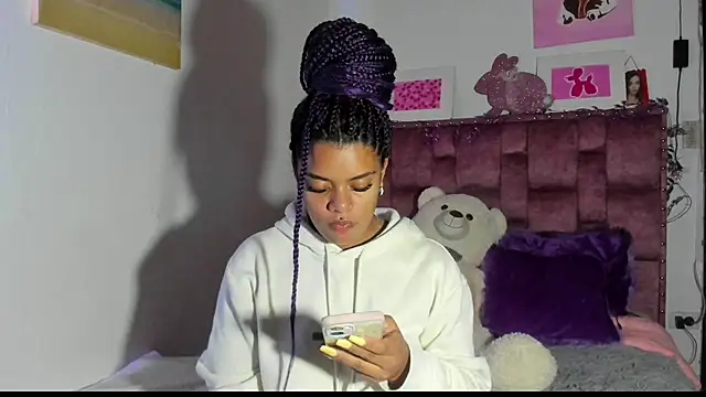 ladyrd1 online show from October 16, 2025, 7:53 am