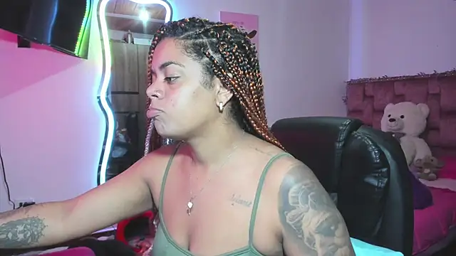 Snapshot of ladyrd1 chatting on February 11, 2026, 1:05 pm ladyrd1 online show from February 11, 2026, 1:05 pm