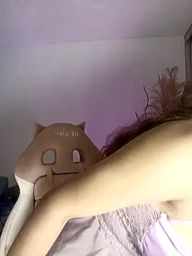 lovely kitt online show from November 20, 2025, 11:48 pm