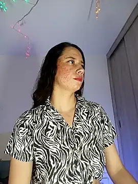 lovely kitt online show from December 20, 2025, 1:02 am