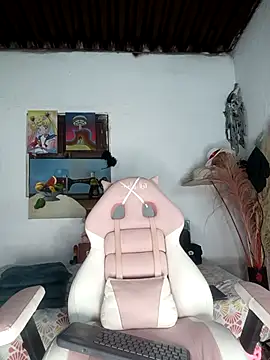 lovely kitt online show from March 27, 2026, 10:09 pm