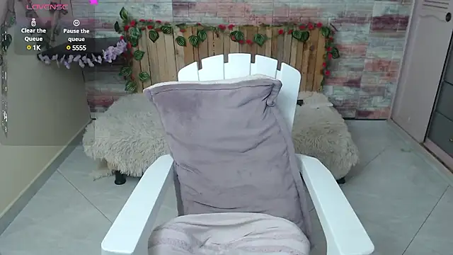 Snapshot of Lucy_joi chatting on December 3, 2024, 2:36 am Lucy joi online show from December 3, 2024, 2:36 am