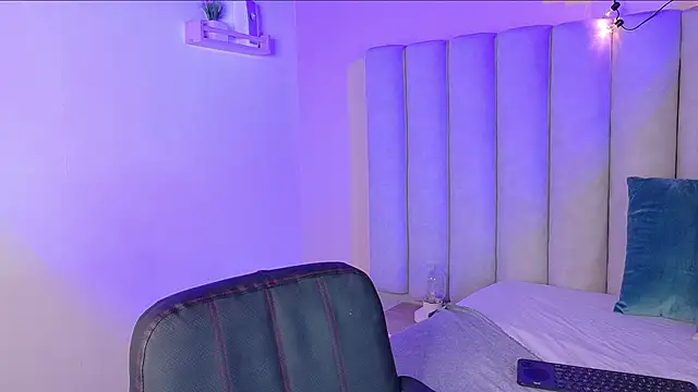 alaia-rogers online show from October 23, 2025, 11:42 am