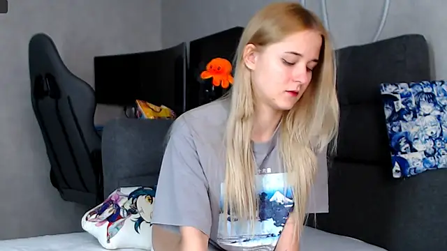 Snapshot of CassidyKiss chatting on October 17, 2025, 11:57 am CassidyKiss online show from October 17, 2025, 11:57 am