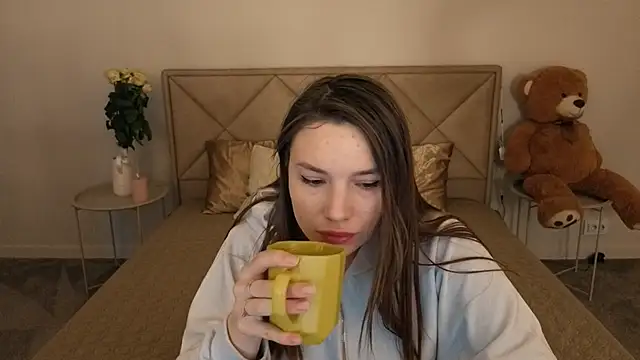 IceDanielles online show from March 19, 2026, 1:37 pm