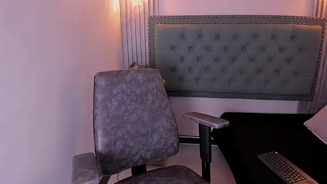 Celeste Mcs  online show from November 12, 2025, 3:51 am