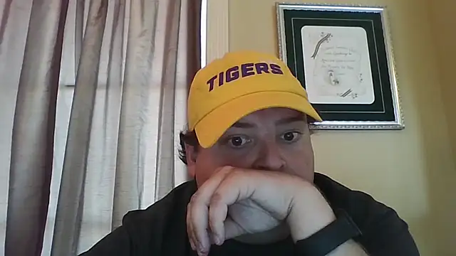 Snapshot of YelpedAverting chatting on September 13, 2025, 9:14 pm YelpedAverting online show from September 13, 2025, 9:14 pm