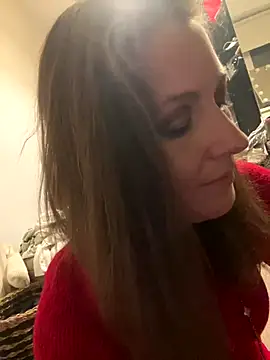 Lwhite1 online show from November 27, 2025, 4:42 pm