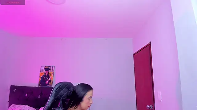 evelyn 23 online show from February 16, 2025, 5:15 am