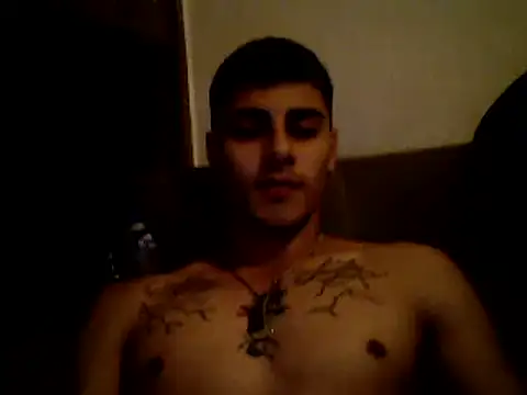 Snapshot of AronFoxx chatting on January 8, 2025, 2:35 am AronFoxx online show from January 8, 2025, 2:35 am