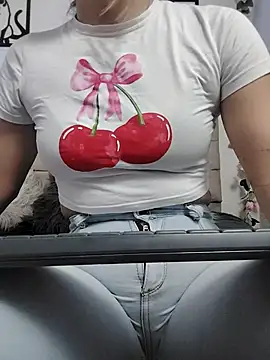 merlinaadams  online show from November 4, 2025, 5:12 pm