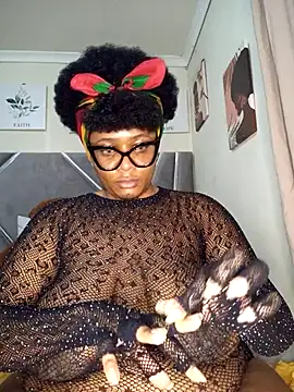 Snapshot of CocoBootyyy chatting on October 15, 2025, 2:44 am CocoBootyyy online show from October 15, 2025, 2:44 am