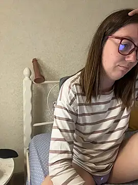BeatriceTender online show from May 4, 2026, 6:04 pm
