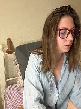 BeatriceTender online show from May 17, 2026, 7:32 pm