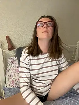 BeatriceTender online show from May 26, 2026, 8:49 pm