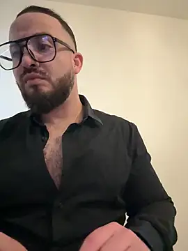 Snapshot of HairyArab90 chatting on February 11, 2026, 9:03 am HairyArab90 online show from February 11, 2026, 9:03 am