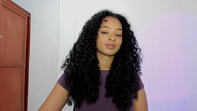 avellanatammy online show from November 5, 2025, 2:11 am