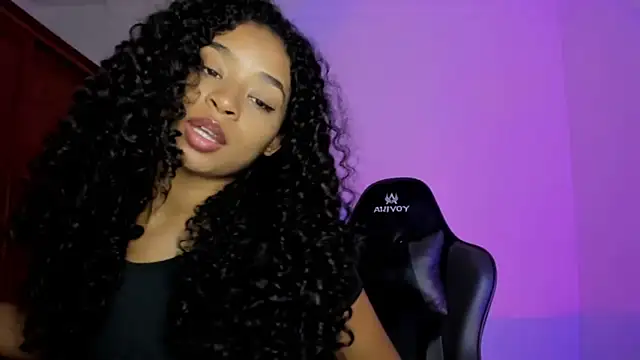 avellanatammy online show from November 25, 2025, 11:49 pm