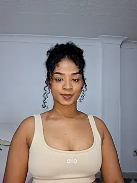 avellanatammy online show from May 12, 2026, 1:47 am