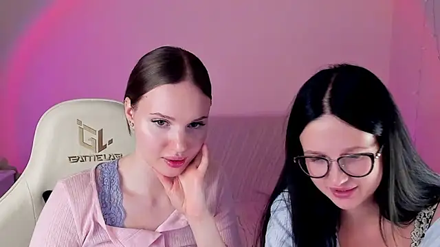 Snapshot of MishkaMe chatting on February 9, 2026, 3:49 pm MishkaMe online show from February 9, 2026, 3:49 pm