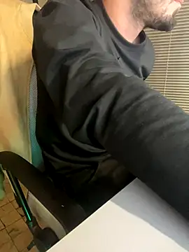 Snapshot of giorgakaci69 chatting on November 27, 2025, 3:14 pm giorgakaci69 online show from November 27, 2025, 3:14 pm