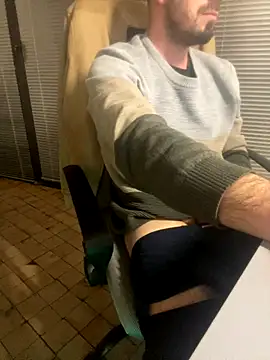 Snapshot of giorgakaci69 chatting on December 17, 2025, 4:57 pm giorgakaci69 online show from December 17, 2025, 4:57 pm