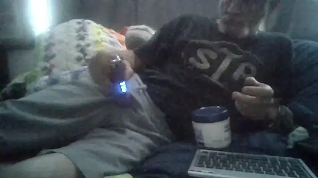 Snapshot of den-rock4u chatting on November 5, 2025, 3:01 pm den-rock4u online show from November 5, 2025, 3:01 pm