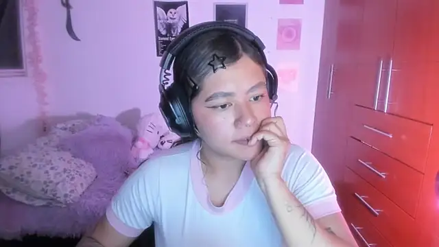 StephaniFox online show from April 2, 2026, 2:09 am