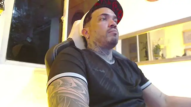 Angel sex latin online show from February 20, 2025, 7:23 am